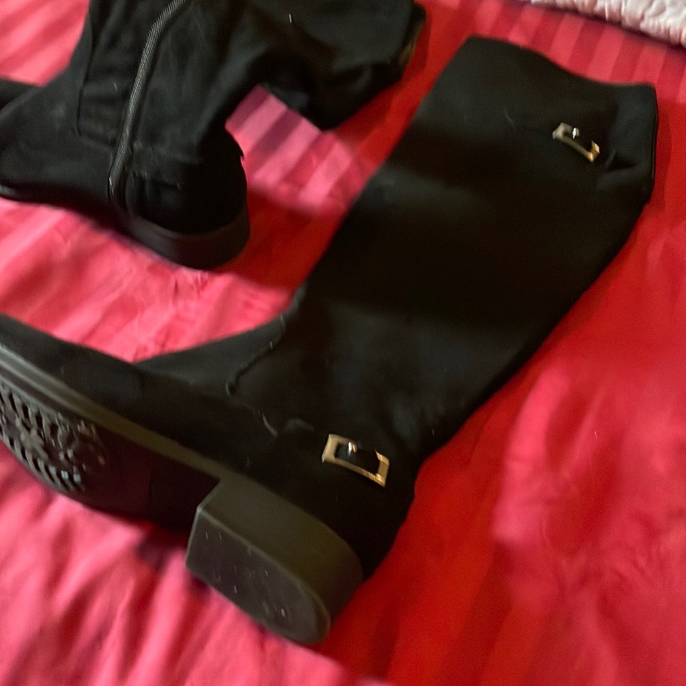 Blk suede boots